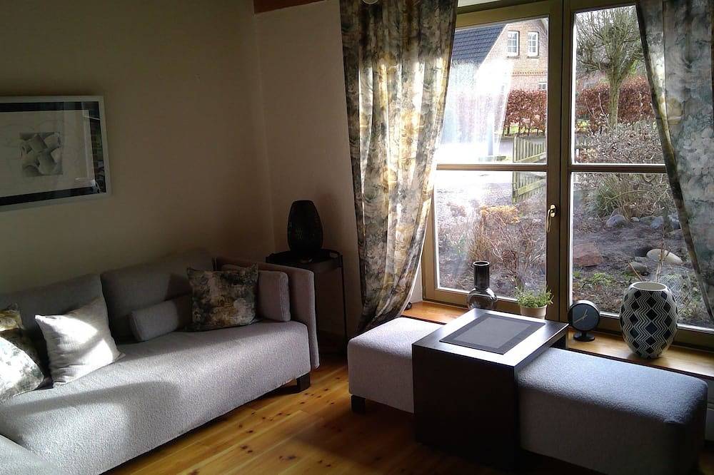 Bio-Ferienhaus, Idyllischer Garten. Für Sie allein! in Osterhever, Eiderstedt