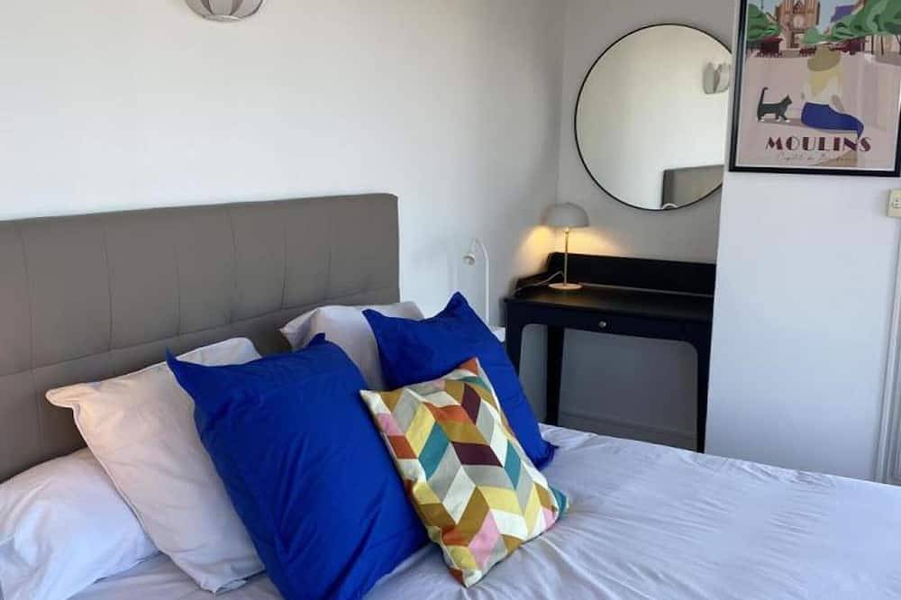 Apartamento entero, Apartamento luminoso en Moulins con terraza cerca del centro in Moulins, Allier (desambiguación)