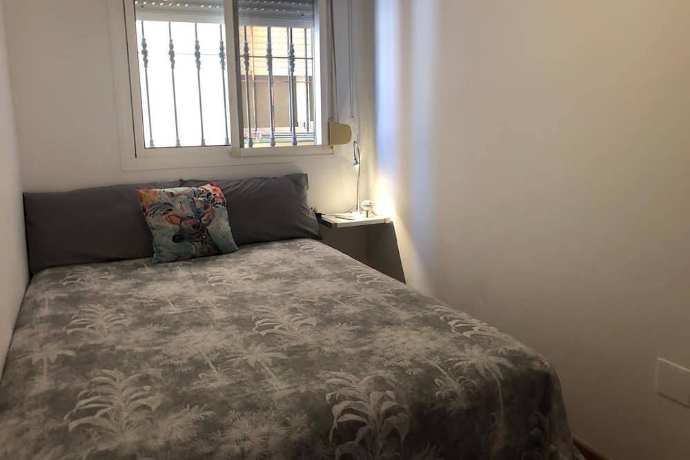 Apartamento entero, Apto. 1ª Linea de playa. Gran terraza con vistas al mar. Paseo Maritimo El Palo in Playa del Palo, Málaga