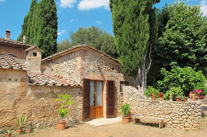 Agriturismo voor 2 personen, met zwembad en tuin in Siena