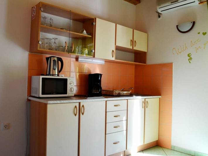 Ganze Wohnung, Adorable apartment with pool  for use and terrace with sea view ! in Senj, Kvarner Festland