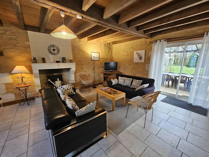 Gîte Les Gallinacés: Private Terrasse, Gemeinschaftsgarten & Wlan in Lusignan in Lusignan, Vienne