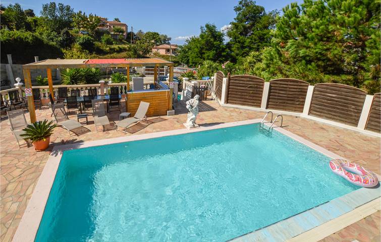 Appartement de vacances entier, Appartement vue mer avec piscine et WiFi près de Bastelicaccia in Bastelicaccia, Région d'Ajaccio