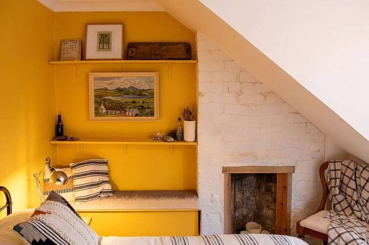 Comhla Cottage Lochwinnoch with cold plunge in Renfrewshire