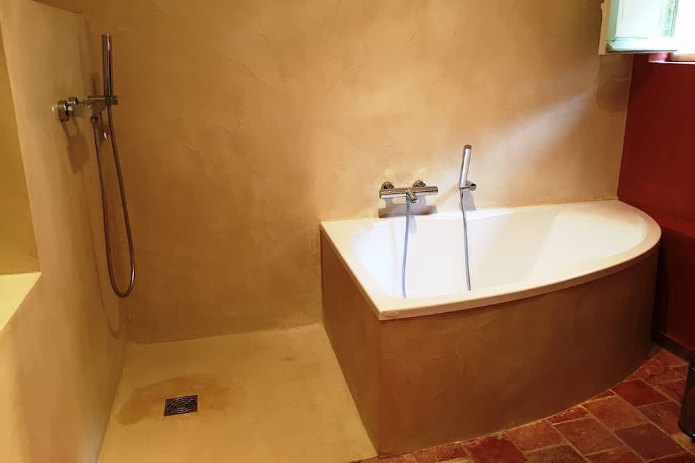 Charmantes Haus im Herzen eines malerischen Dorfes im Luberon in Saint-Martin-de-Castillon, Regionaler Naturpark Luberon