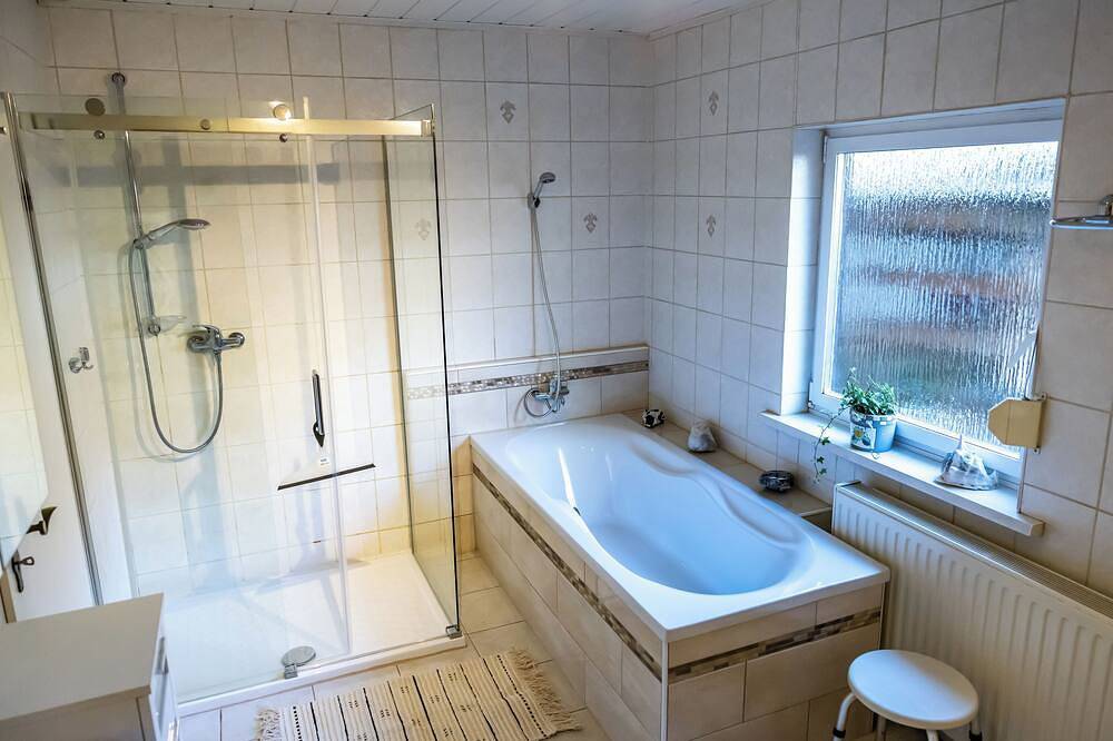 Ganze Wohnung, Gemütliche und ruhige Ferienwohnung  mit eigenem Garten im schönen Thüringen in Schmalkalden, Rennsteig