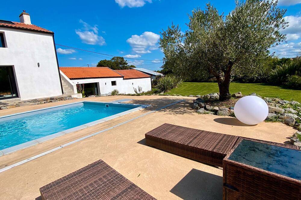 Gîte « La Cour de la Forêt » con piscina privada, terraza y Wi-Fi in Saint-Mars-de-Coutais, Nantes region