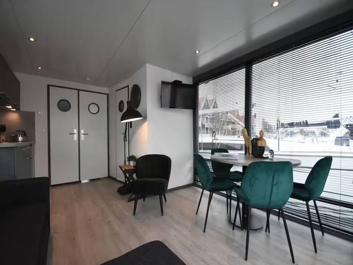 Péniche pour 4 personnes, avec terrasse et piscine dans Volendam - 3