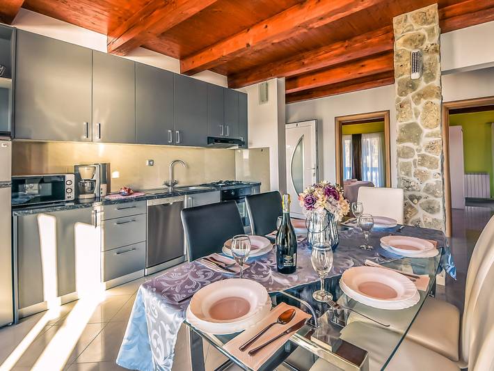 Ferienwohnung für 6 Personen, mit Balkon und Terrasse in Maslenica - 4