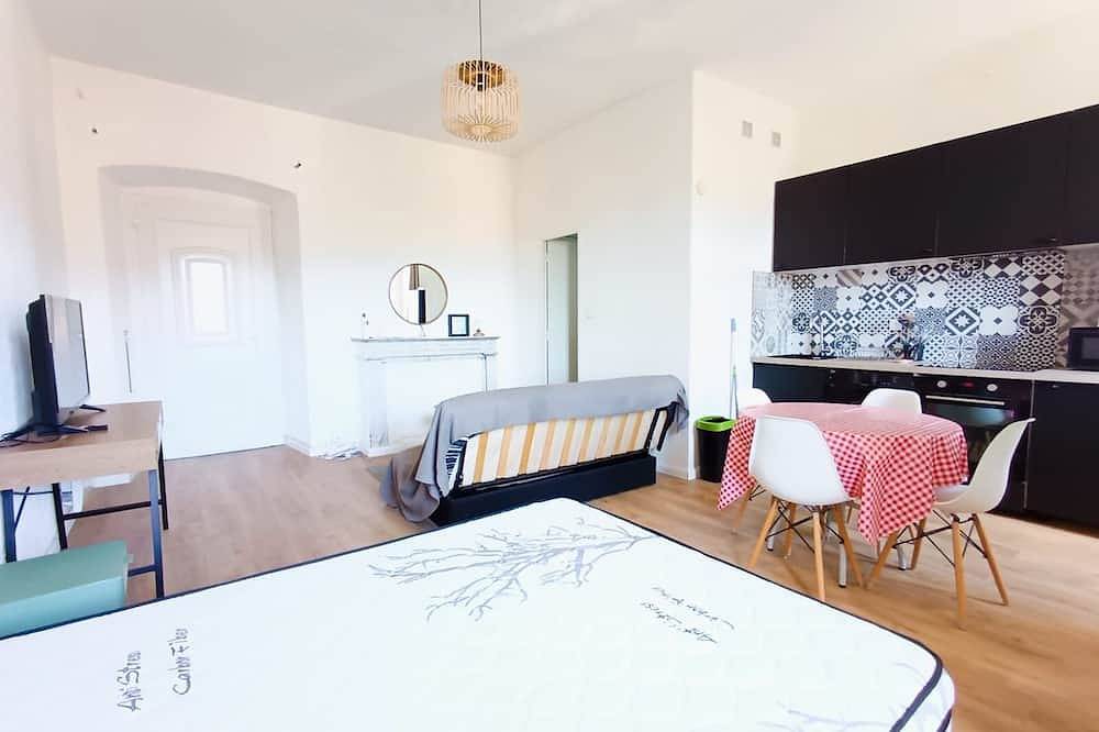 Appartamento intero, Large new studio 30 m2 full center 13 cours paoli wifi washing machine bright in Corte Francia, Parco naturale regionale della Corsica