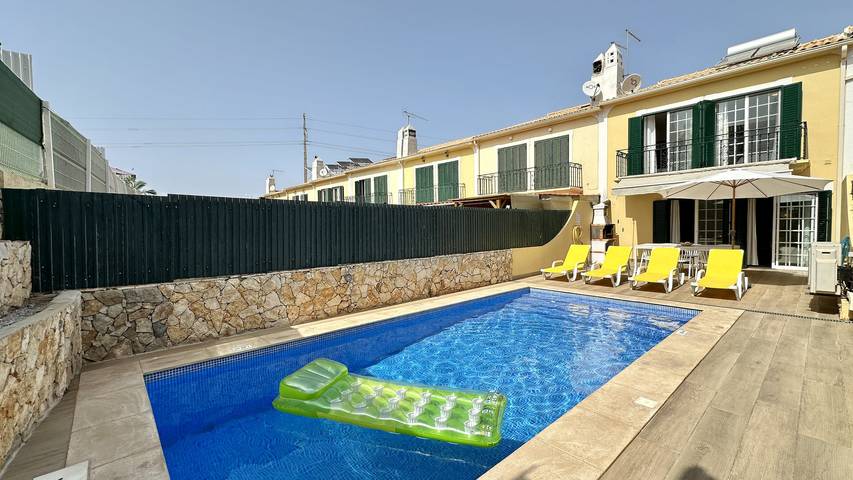 Casa de férias para 8 pessoas, com Terraço e Jardim em Ferreiras