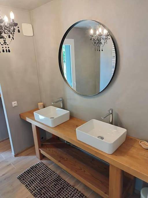 Location de vacances pour 6 personnes, avec vue ainsi que jardin et vue sur le lac à Brison-Saint-Innocent - 4