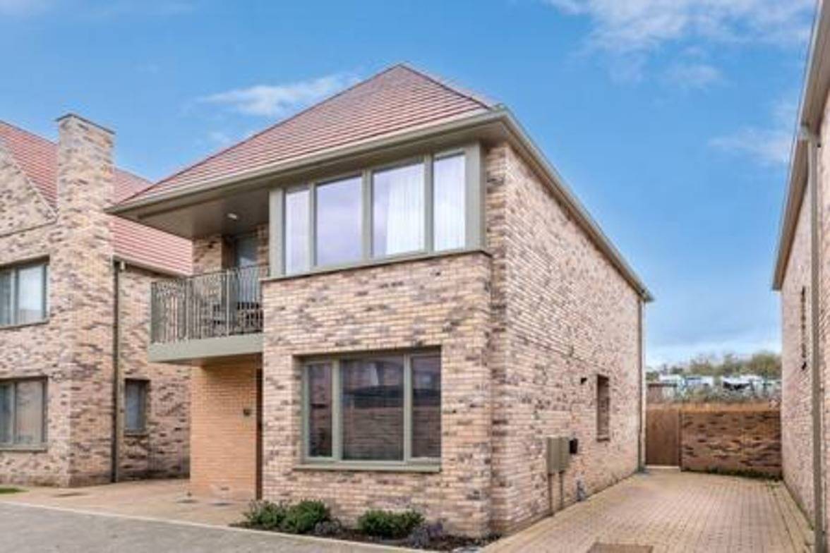 Stylish 4-Br House with 3 Ensuite & Free Parking in Oxford, Oxfordshire