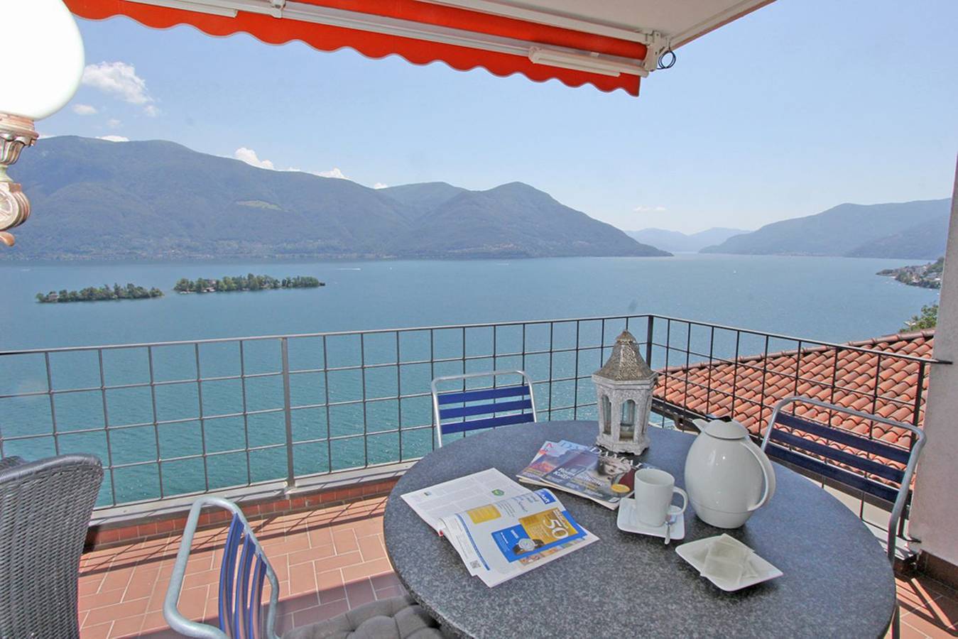 Ganze Wohnung, Grosszügige Wohnung mit herrlicher Panoramasicht auf den Brissagoinseln in Ronco sopra Ascona, Tessiner Alpen