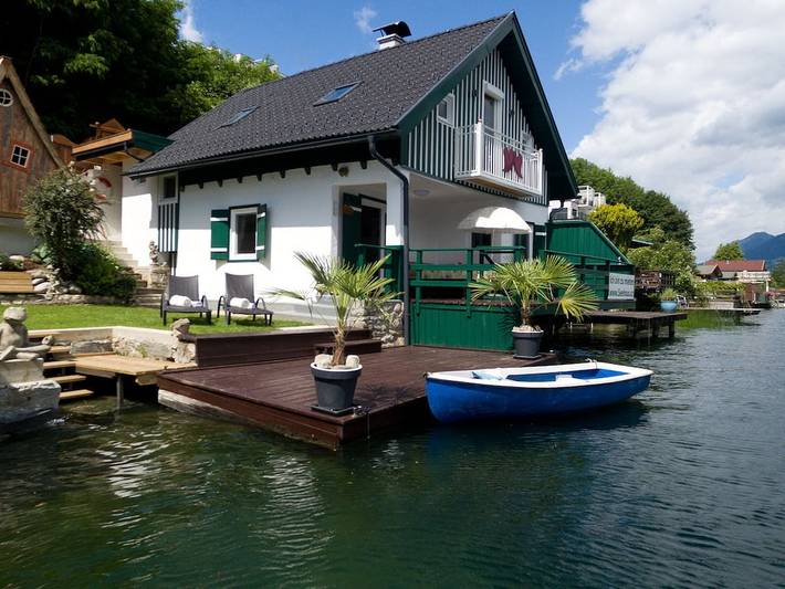 Ferienhaus für 6 Personen, mit Balkon und Terrasse sowie Garten und Pool in Seeboden