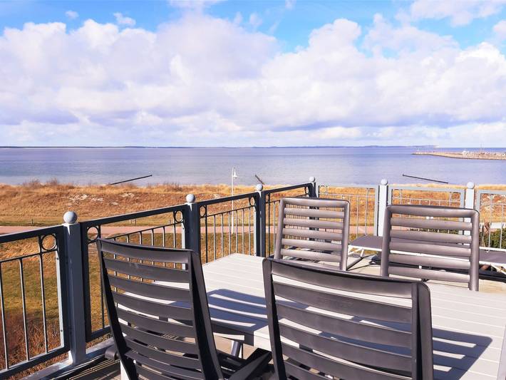 Ferienwohnung für 5 Personen, mit Balkon und Seeblick in Glowe