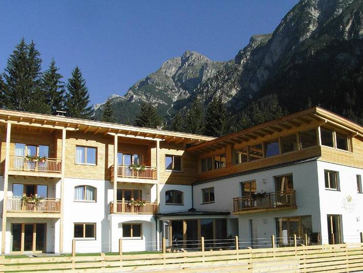 Ferienwohnung für 3 Personen, mit Garten und Ausblick in Brenner