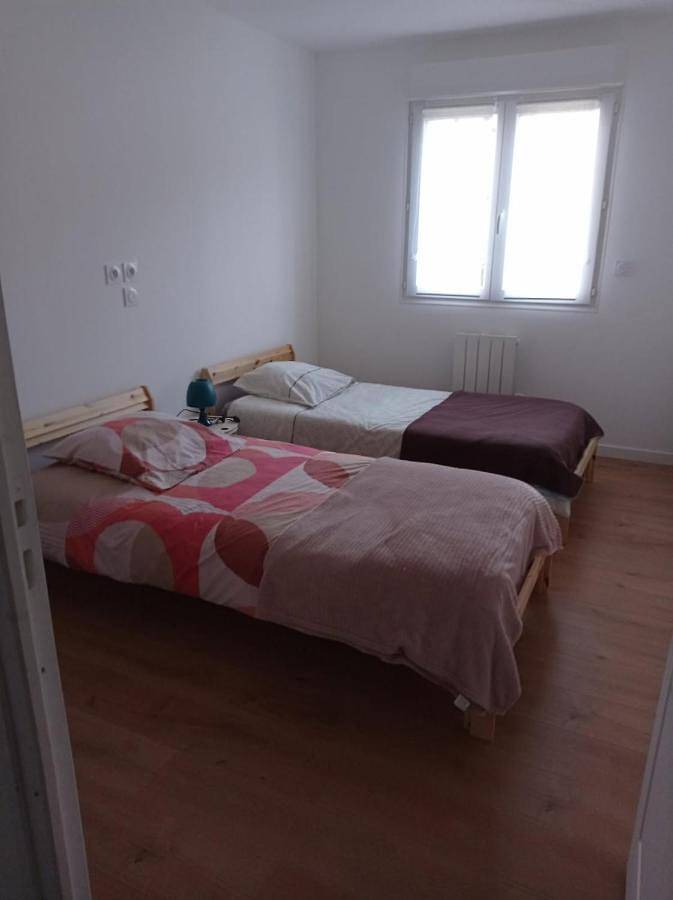 Location de vacances pour 5 personnes, avec terrasse dans Évin-Malmaison