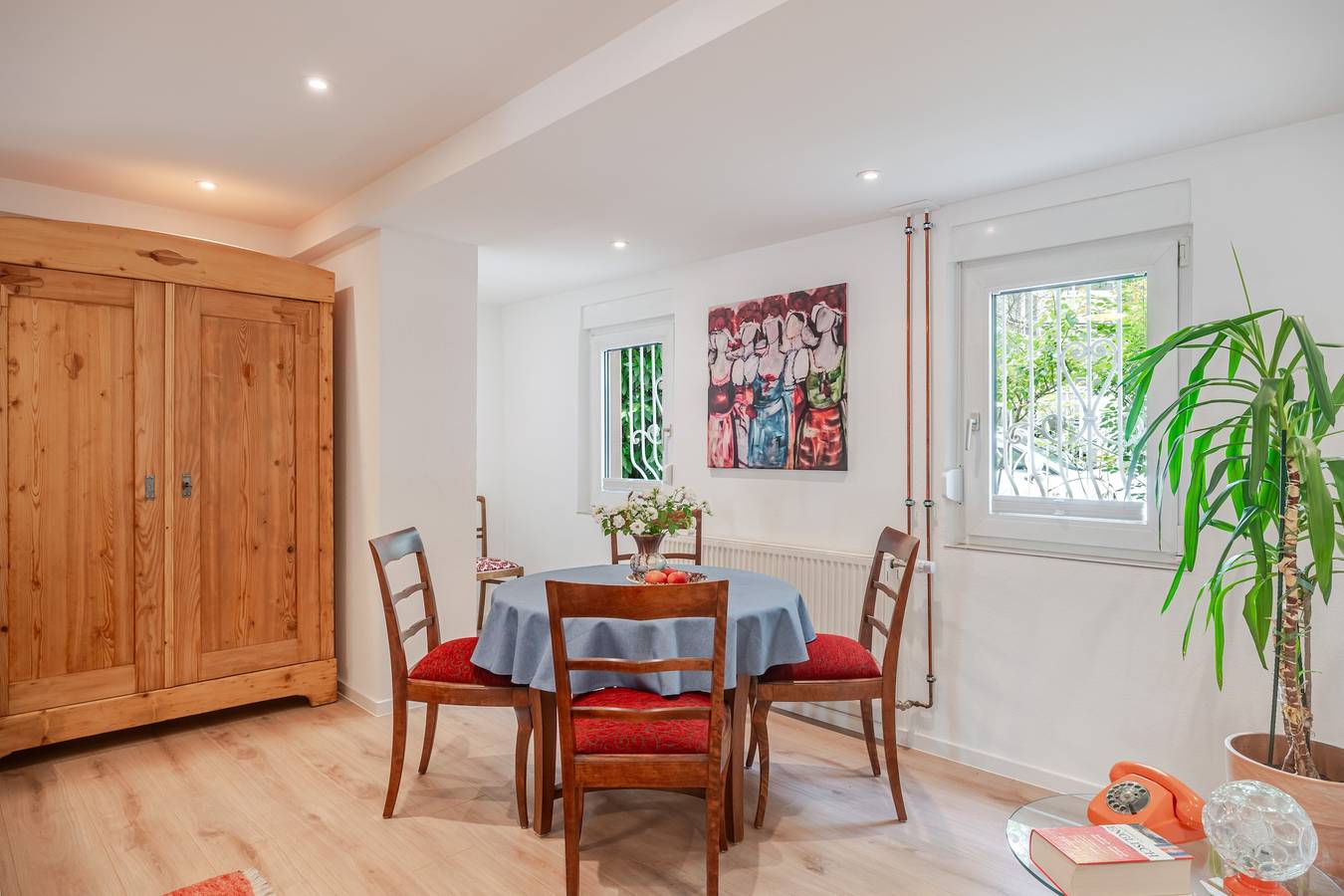 Ganze Wohnung, Ferienhaus 'Rosa' mit Gemeinschaftsgarten, Balkon und Wlan in Offenburg, Mittlerer Schwarzwald