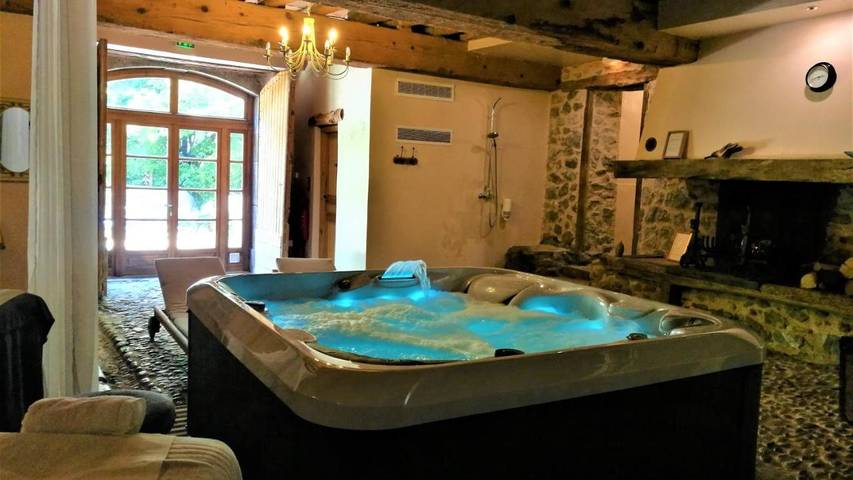Hôtel pour 2 personnes, avec jacuzzi ainsi que jardin et piscine à Saint-Girons (Ariège) - 2