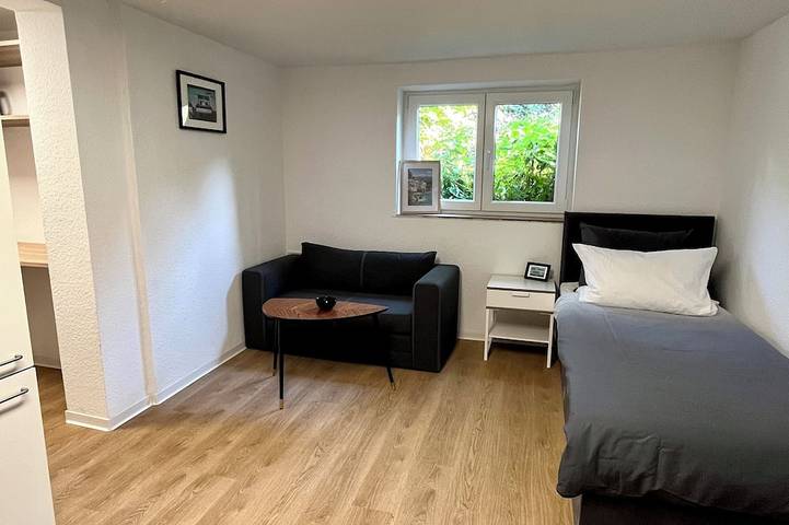 Appartamento intero, 05 Central & quiet with SmartTV in Fellbach, Rems-Murr-Kreis