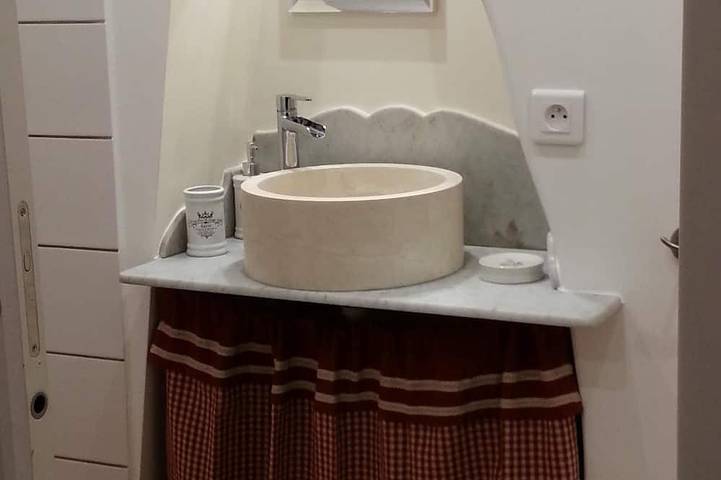 Location de vacances pour 3 personnes, avec jardin à Peri - 4