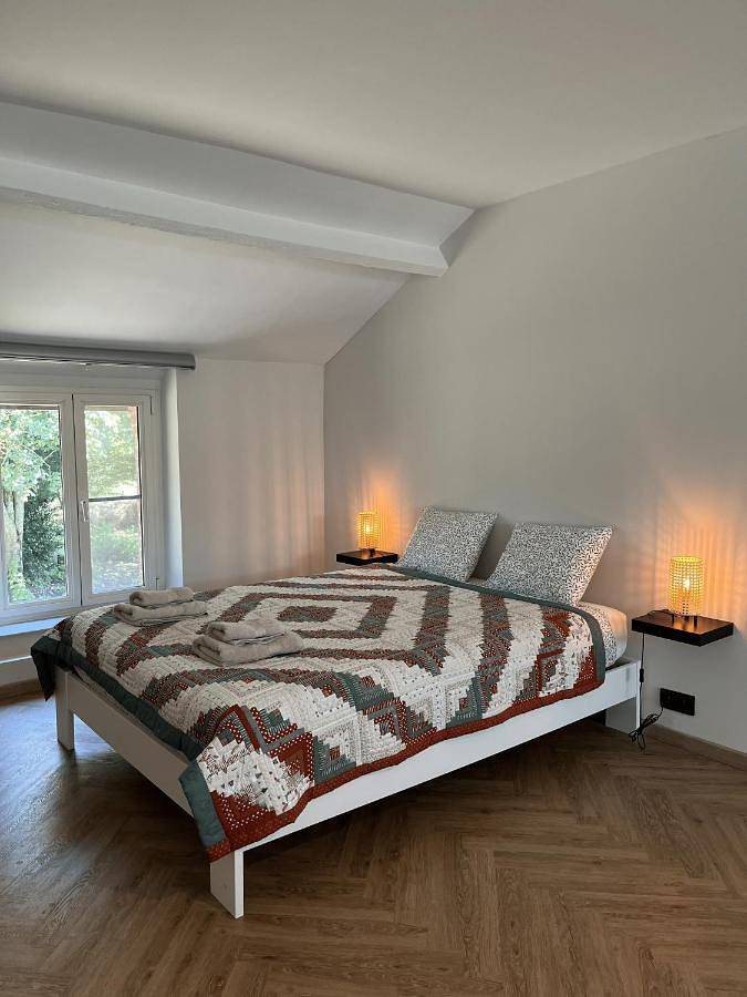 Location de vacances pour 5 personnes, avec vue ainsi que jardin et piscine à Momignies - 4