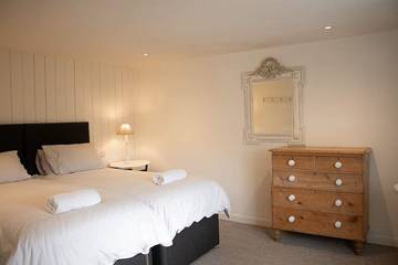 Beach House for 10 People in Thurlestone, Devon, Photo 3