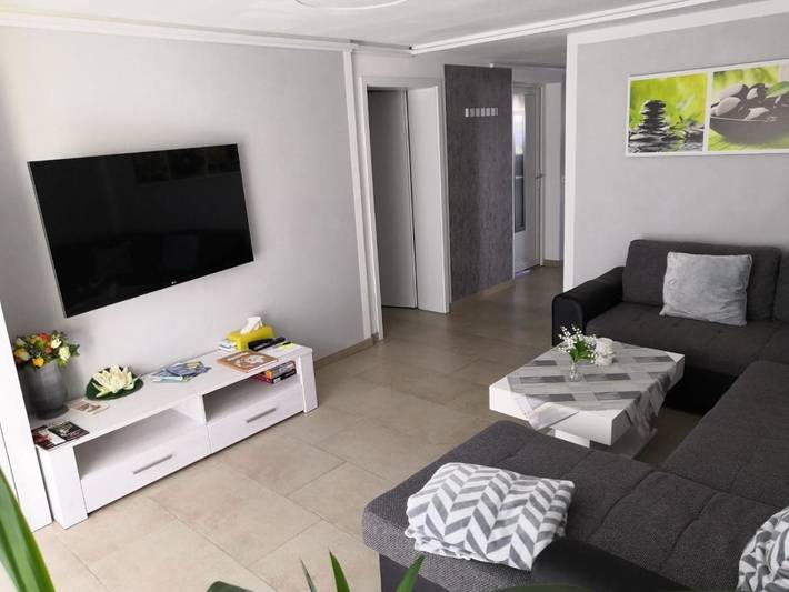 Ferienwohnung für 3 Personen, mit Terrasse und Garten in Usingen