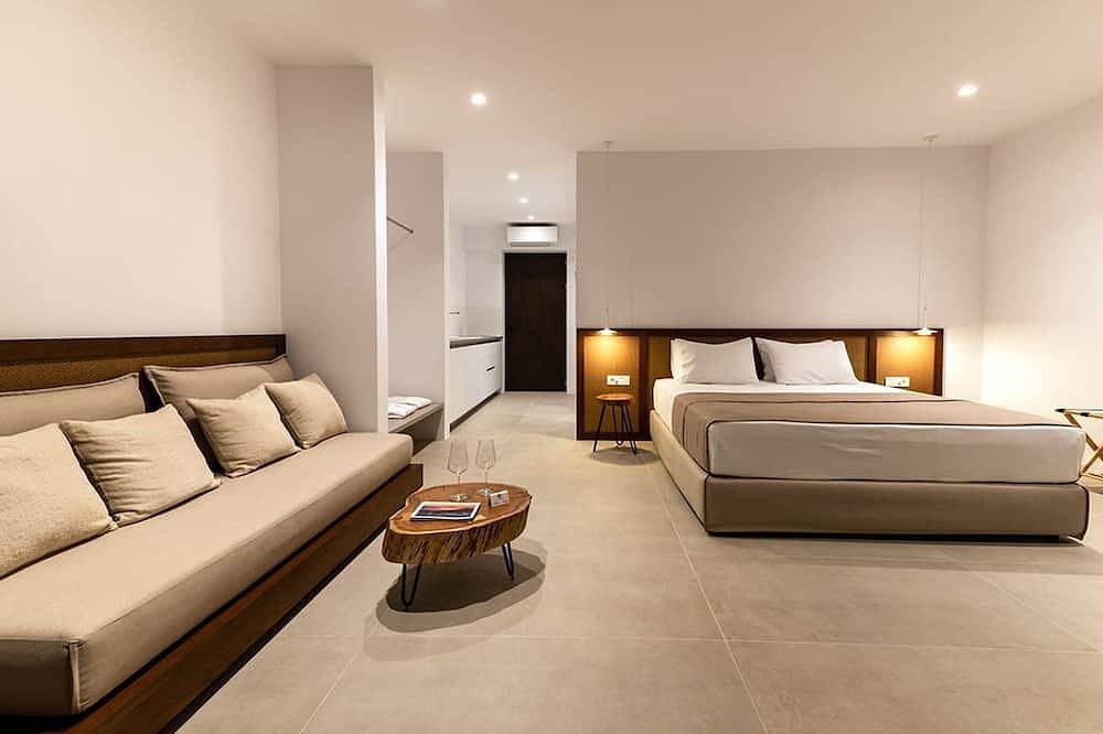 Ganze Wohnung, Elmyra Suite, Divine Sea Views, Private Pool, Furnished Terrace, Milos in Milos