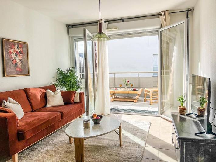 Ferienwohnung für 2 Personen, mit Ausblick und Pool sowie Balkon - 1