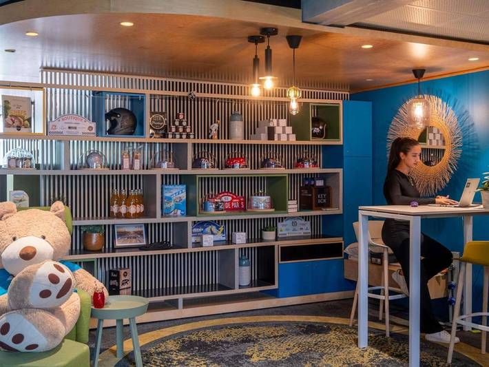 Hôtel pour 4 personnes, avec piscine et jardin à Le Mans - 2