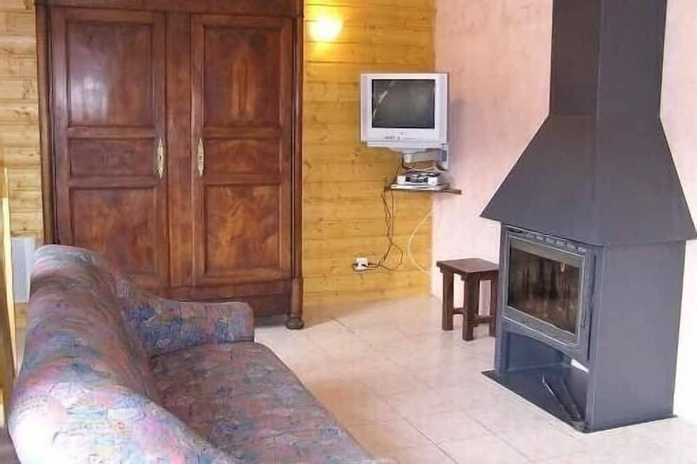 Comfortabel chalet met gratis vissen in het hart van de Morvan, zeer rustige locatie in Moux-en-Morvan, Natuurpark Morvan