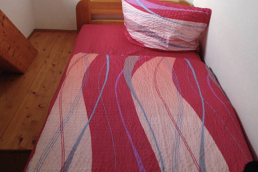 Ganze Wohnung, Große gemütliche Ferienwohnung auf 2 Etagen 230qm mit Terrasse und Balkon. in Rodewald, Aller-Leine-Tal