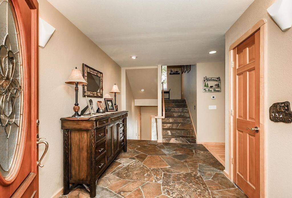 Das Paradies wartet! Nur wenige Schritte vom See entfernt, 180-Grad-Blick! in Truckee, Donner Lake