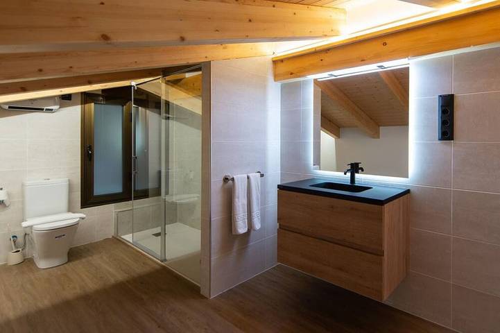 Appartement entier, Loft de montagne Trencalòs, animaux admis in Soriguera, Pyrénées catalanes