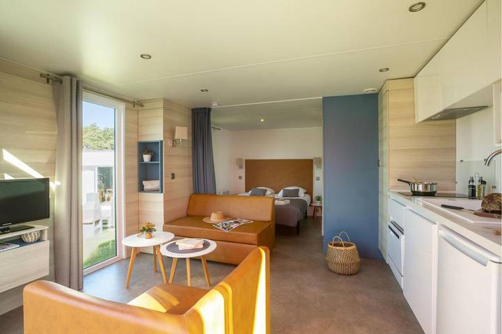 Camping pour 2 personnes, avec jardin et piscine, adapté aux familles dans Côte de Granit Rose - 4