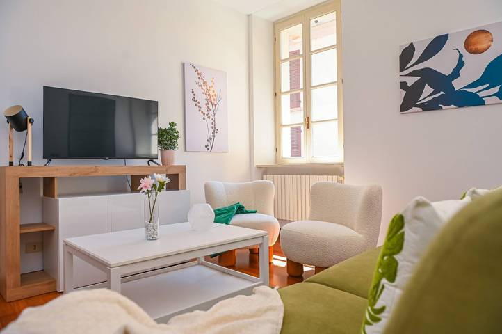 Ferienwohnung für 5 Personen, mit Balkon/Terrasse und Seeblick sowie Ausblick in Como - 2