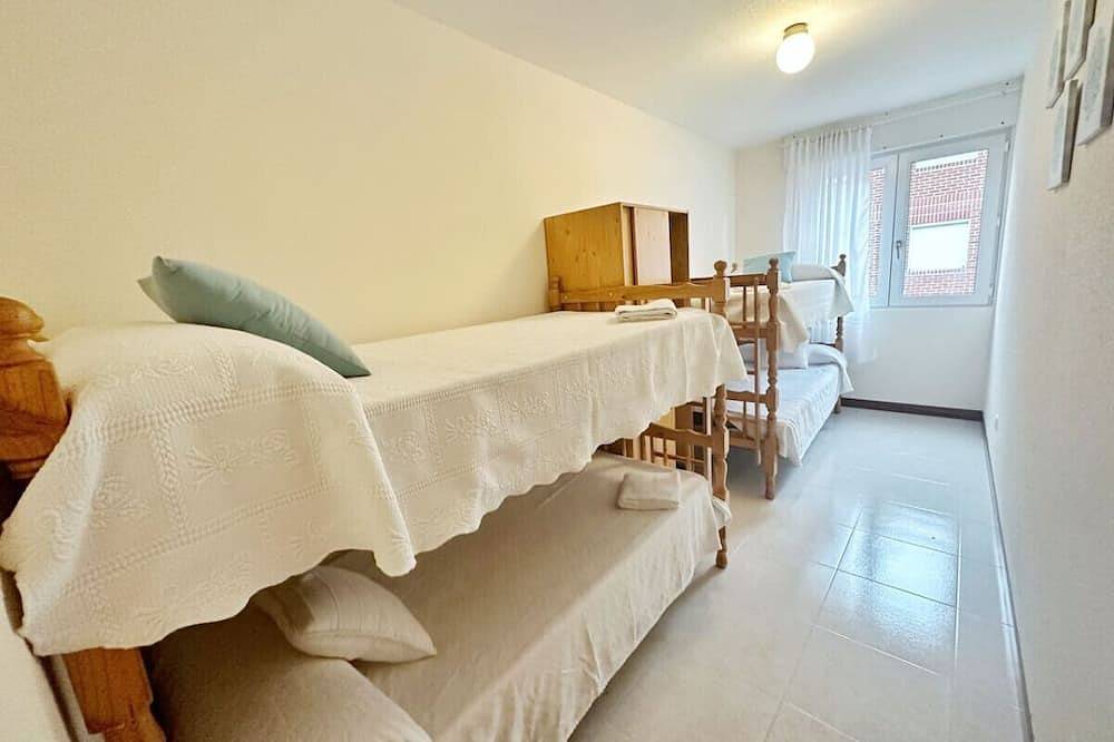 Entire apartment, Apto céntrico con piscina - Cabo Quintres 12012 in Ajo, Bareyo