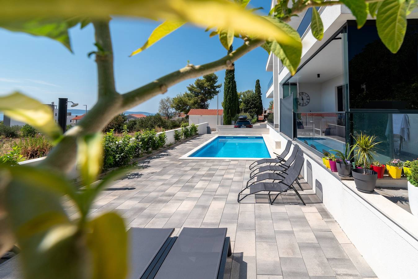 Entire apartment, Two bedroom apartment with balcony and sea view Okrug Gornji, Čiovo A-23649-a in Okrug Gornji, Ciovo