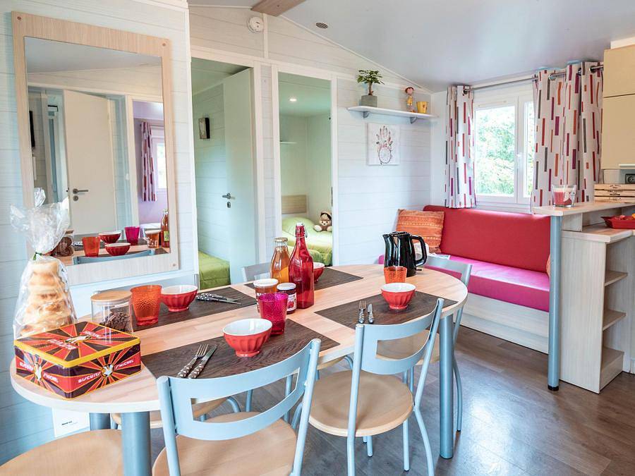 Camping Les Calquières - Mobilheim 6 personen - Confort Cosy bei Ankunft am Samstag in Sévérac-le-Château, Parc naturel régional des Grands Causses