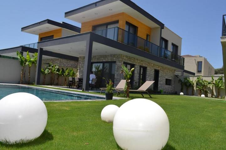 Chalet para 6 personas, con jardín y piscina - 1