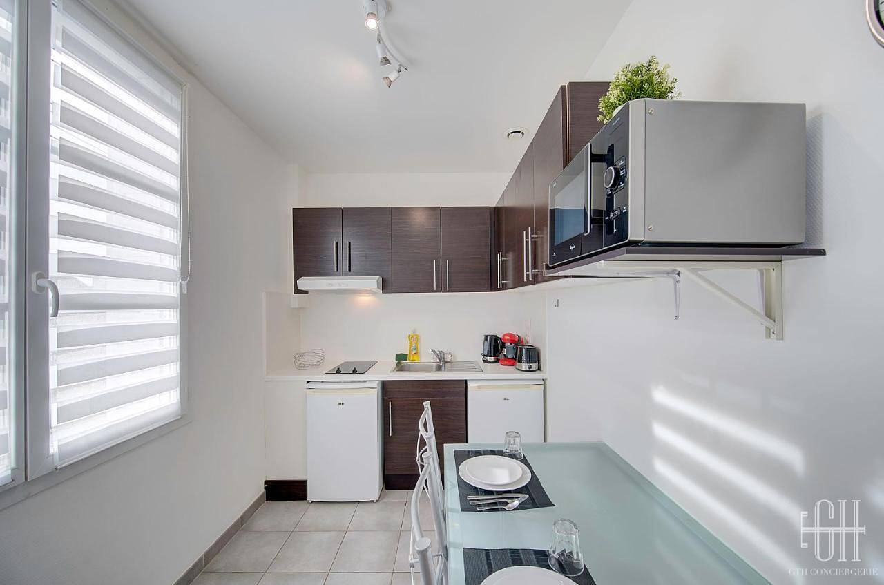 Appartement entier, One-Bedroom Apartment in Saint-Pierre-des-Corps, Région de Tours