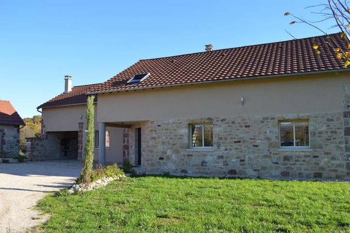 Location de vacances pour 14 personnes, avec jardin et piscine, animaux acceptés dans Village de Collonges la Rouge - 4