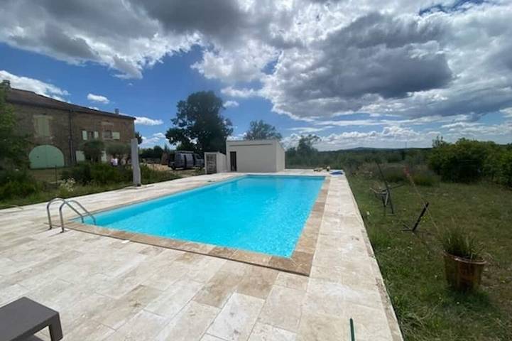 Gîte pour 6 personnes, avec jardin à Ribaute-les-Tavernes