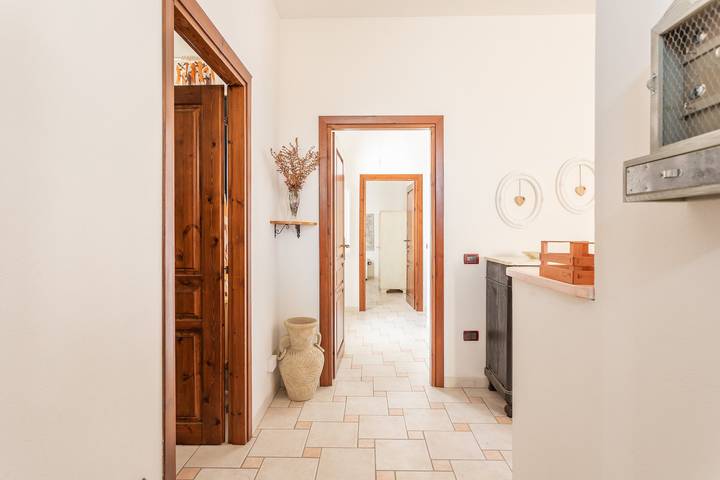 Holiday Home 'La Casa Rosa Di Rita E Franco' with Balcony and Wi-Fi in Scano di Montiferro, Sardinien