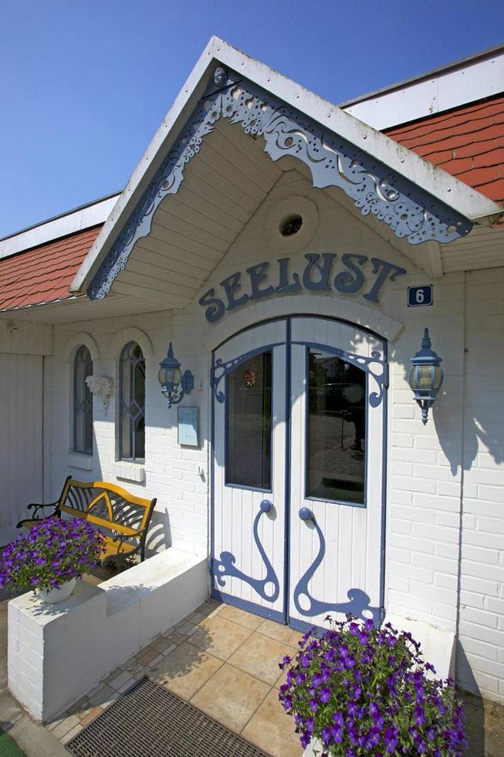 Ferienhaus für 3 Personen, mit Terrasse und Seeblick sowie Ausblick in Naturpark Aukrug
