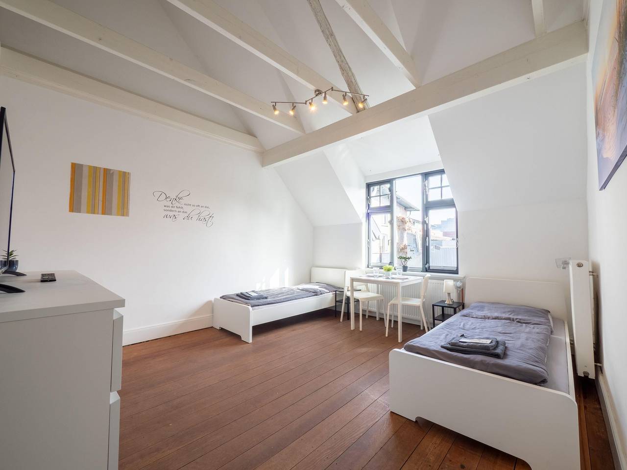 Ganze Ferienwohnung, Große Monteurwohnung in Villa - 4 Zimmer (8 Personen), Wlan, Tv, Küche - Ahrensburg Nähe Hamburg in Ahrensburg, Kreis Stormarn