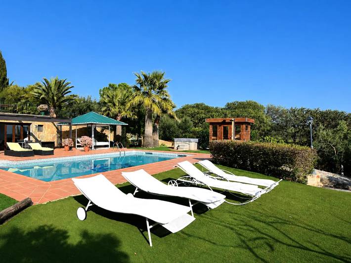 Chalet para 7 personas, con Balcón y Terraza además de Jacuzzi y Jardín en Antequera