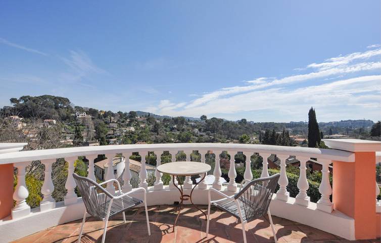 Location de vacances pour 12 personnes, avec piscine et terrasse, adapté aux familles à Mougins - 4